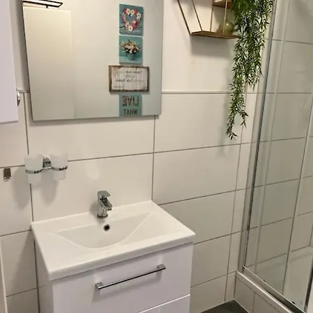 Wohnen Im Zentrum Von Krefeld In Hubi1 Exterior photo